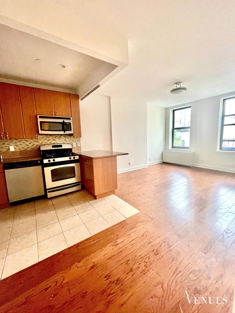 231 East 111th Street - Photo 6