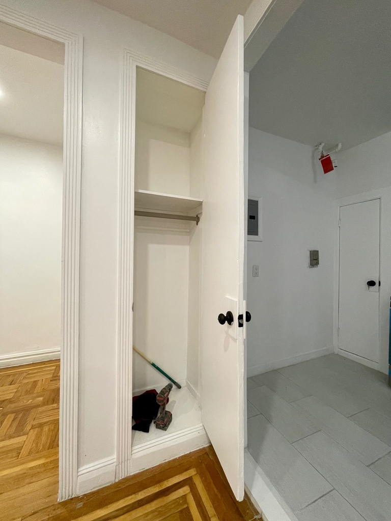 510 West 190th Street - Photo 12