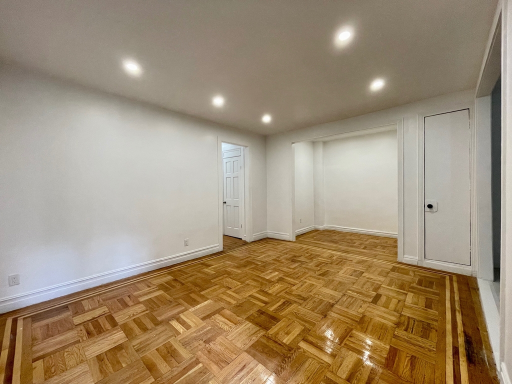 510 West 190th Street - Photo 11