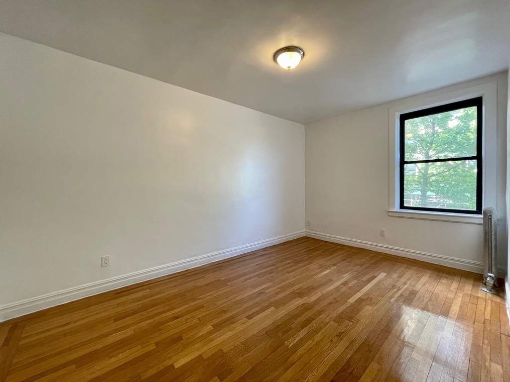 510 West 190th Street - Photo 4