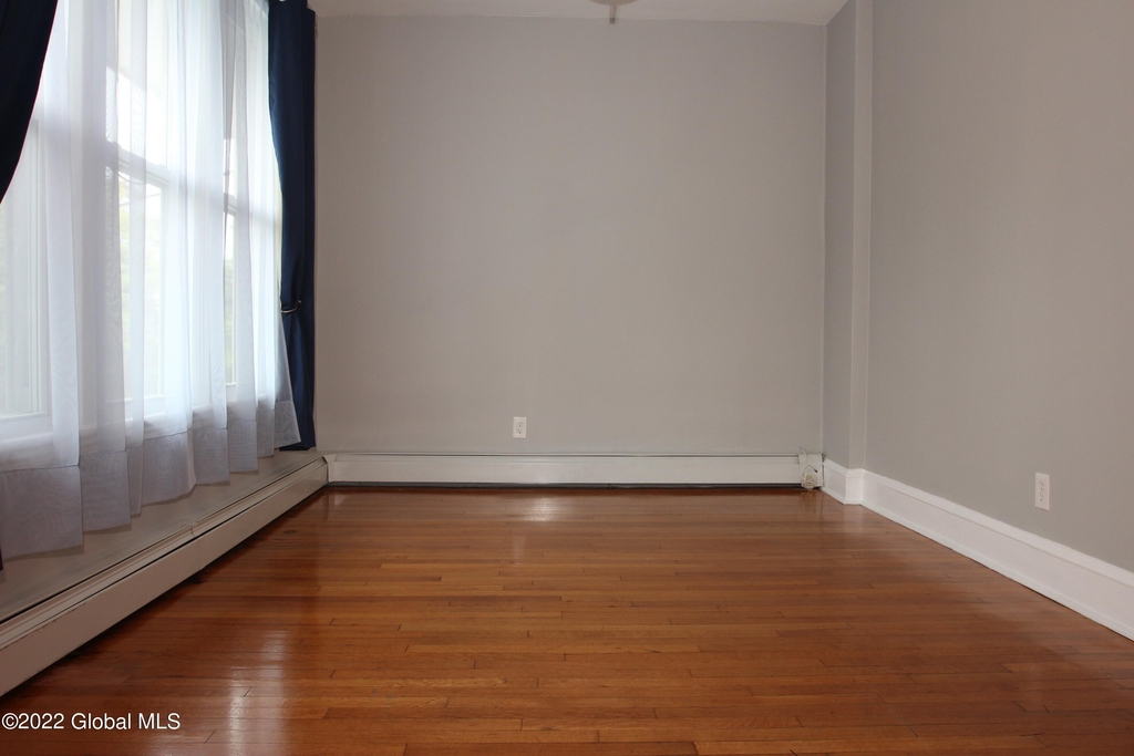 31 S Main Avenue - Photo 2