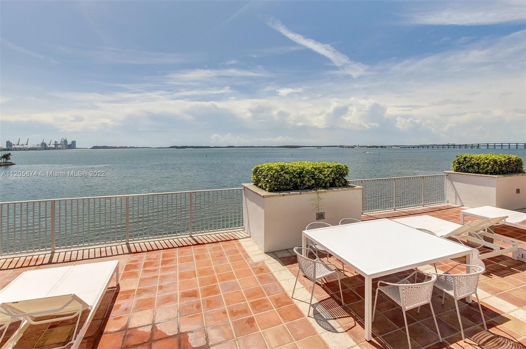 1111 Brickell Bay Dr - Photo 2