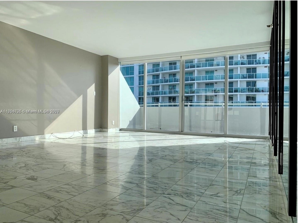 2025 Brickell Ave - Photo 4