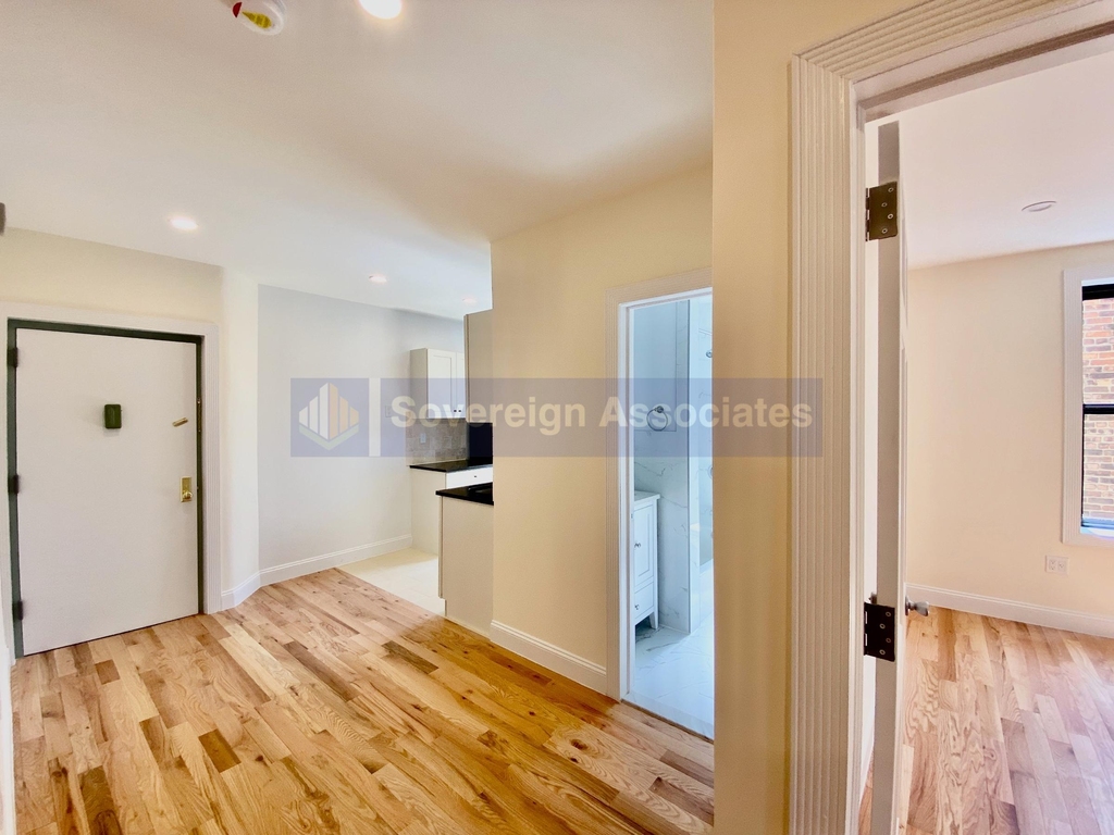 686 West 204th Street - Photo 16