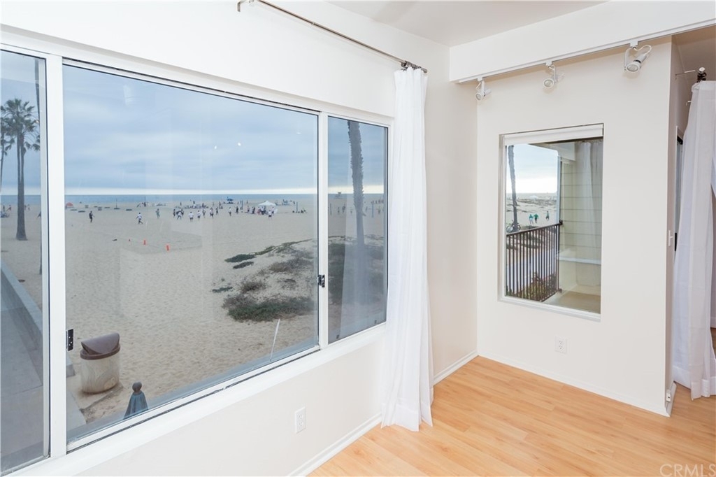 418 E Oceanfront - Photo 11