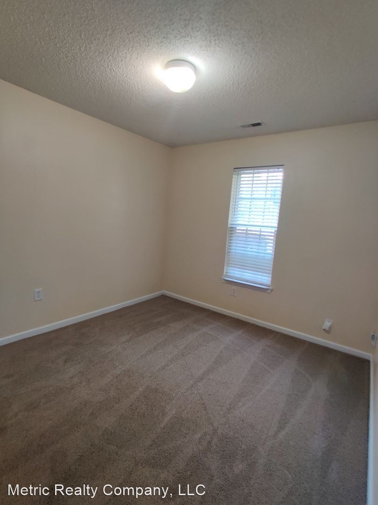 11709 Black Maple Ave - Photo 17