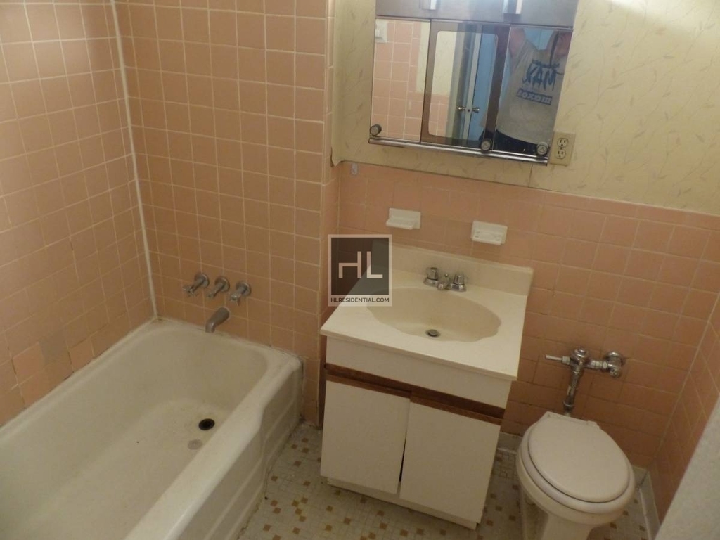 1075 Sheepshead Bay Road - Photo 3
