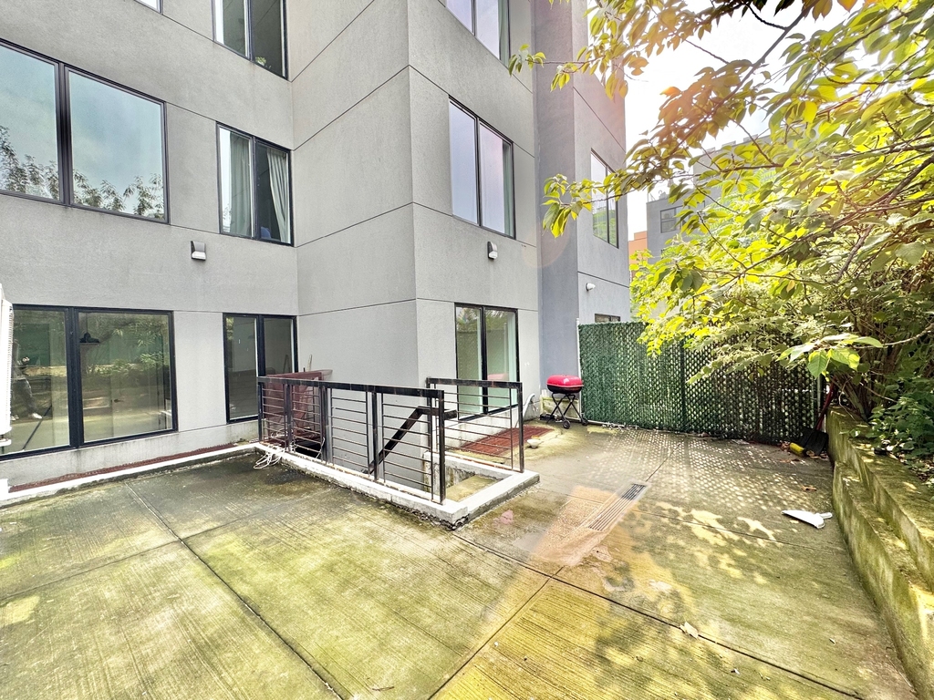 189 Johnson Avenue - Photo 0