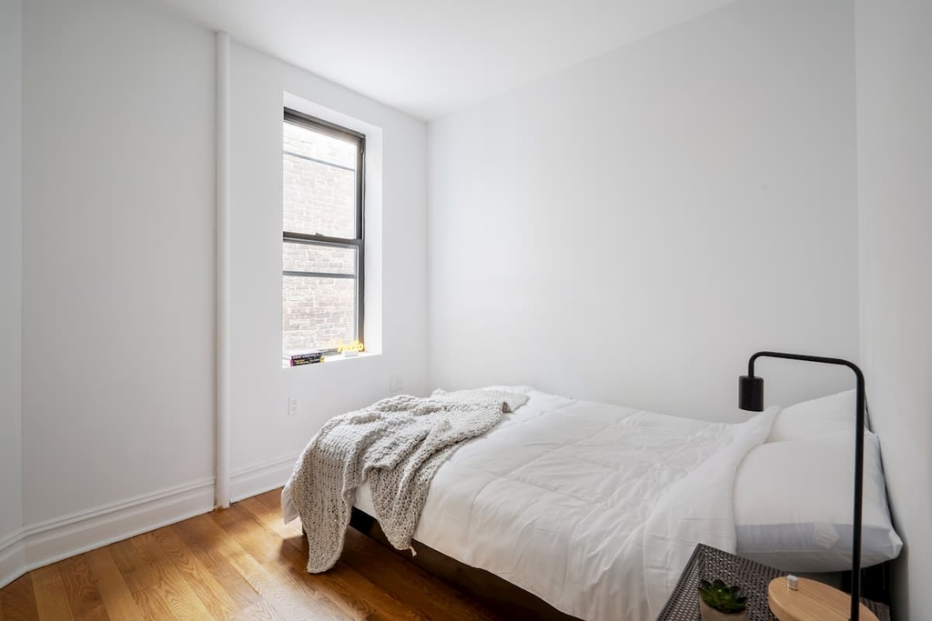 107 Greenpoint Avenue - Photo 5