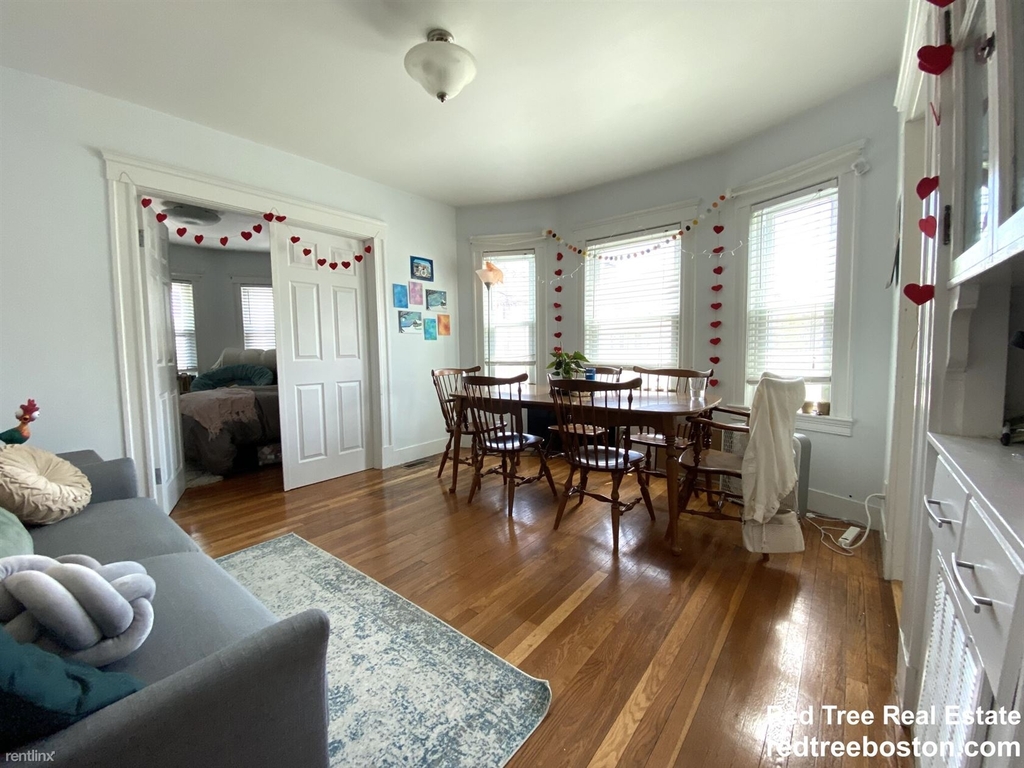 4 Vassar St Apt 1 - Photo 0