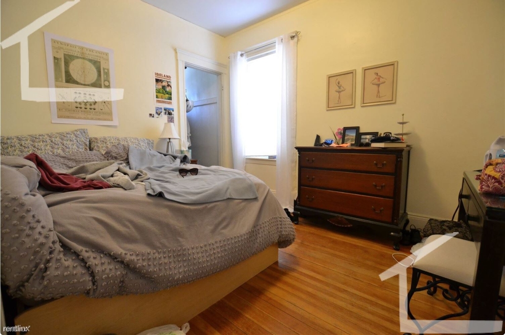 44 Easton St Apt 2 - Photo 3