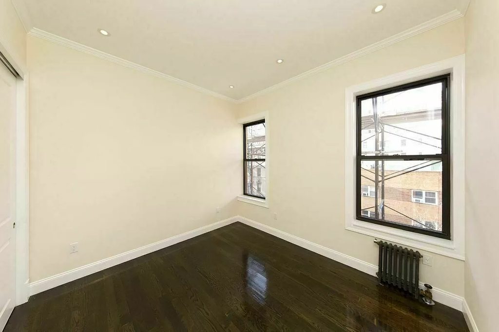 1377 Lexington Avenue - Photo 4