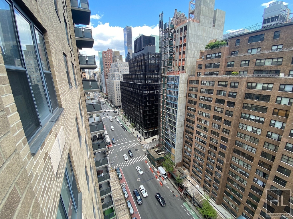 East 27th Street - Photo 4