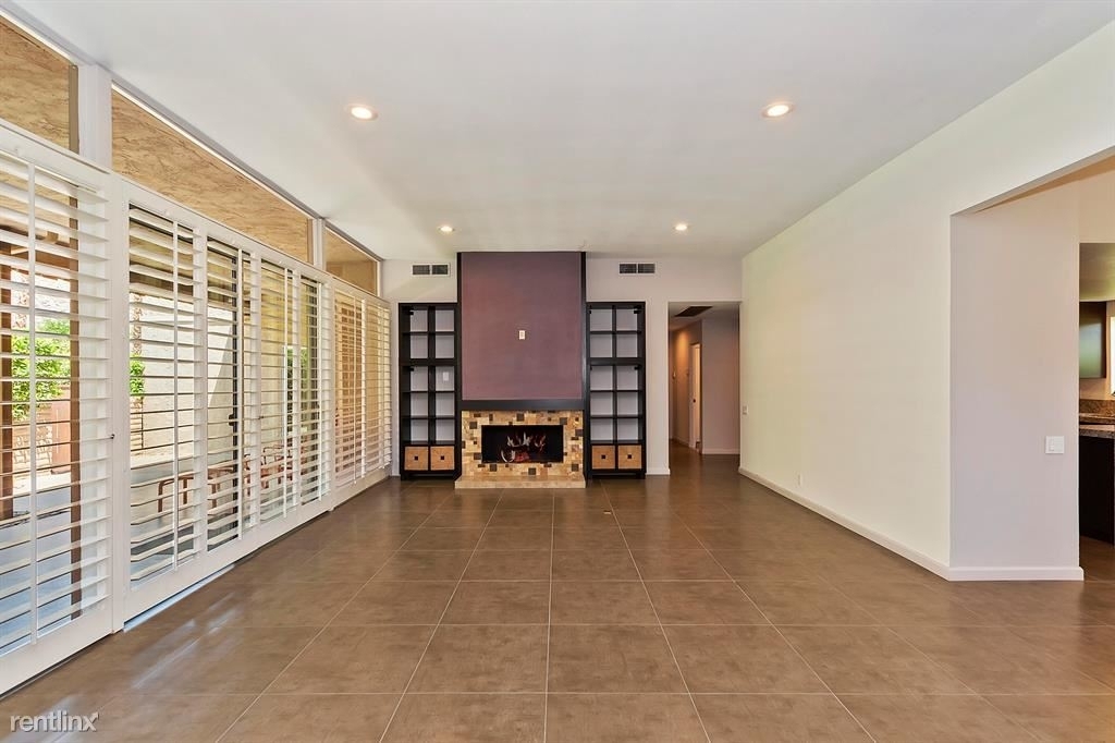 555 W Baristo Rd # # # C17 - Photo 2