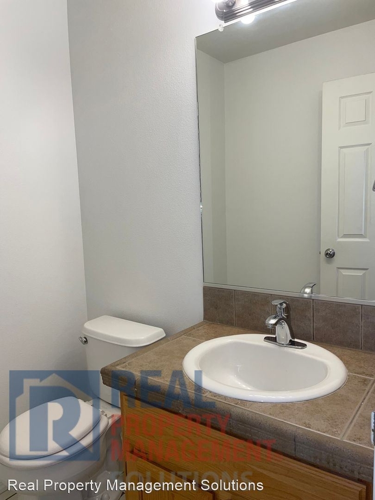 1116 N Watts St - Photo 11