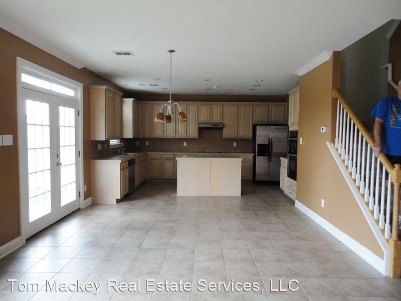 14033 Stone Gate Dr. - Photo 21