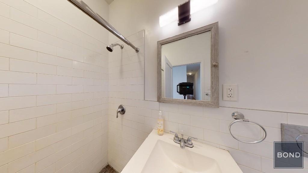 1297 Lexington Avenue - Photo 11