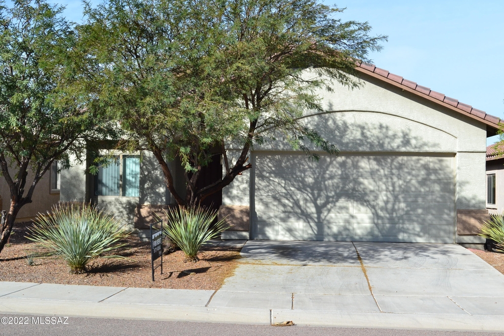 8293 N Wind Swept Lane - Photo 0