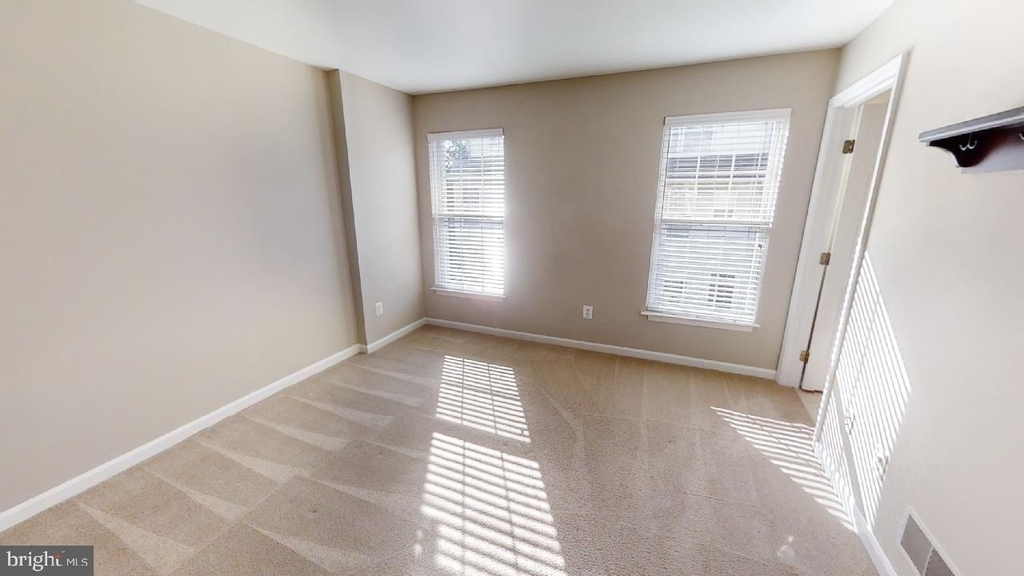 960 Harrison Circle - Photo 12