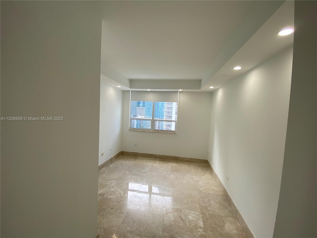 801 Brickell Key Blvd - Photo 7