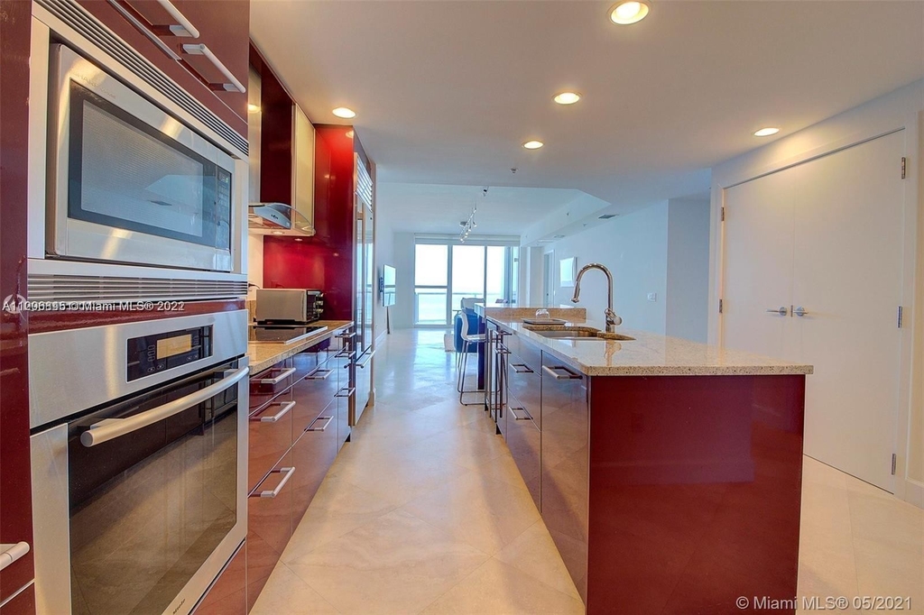 3801 Collins Ave - Photo 7