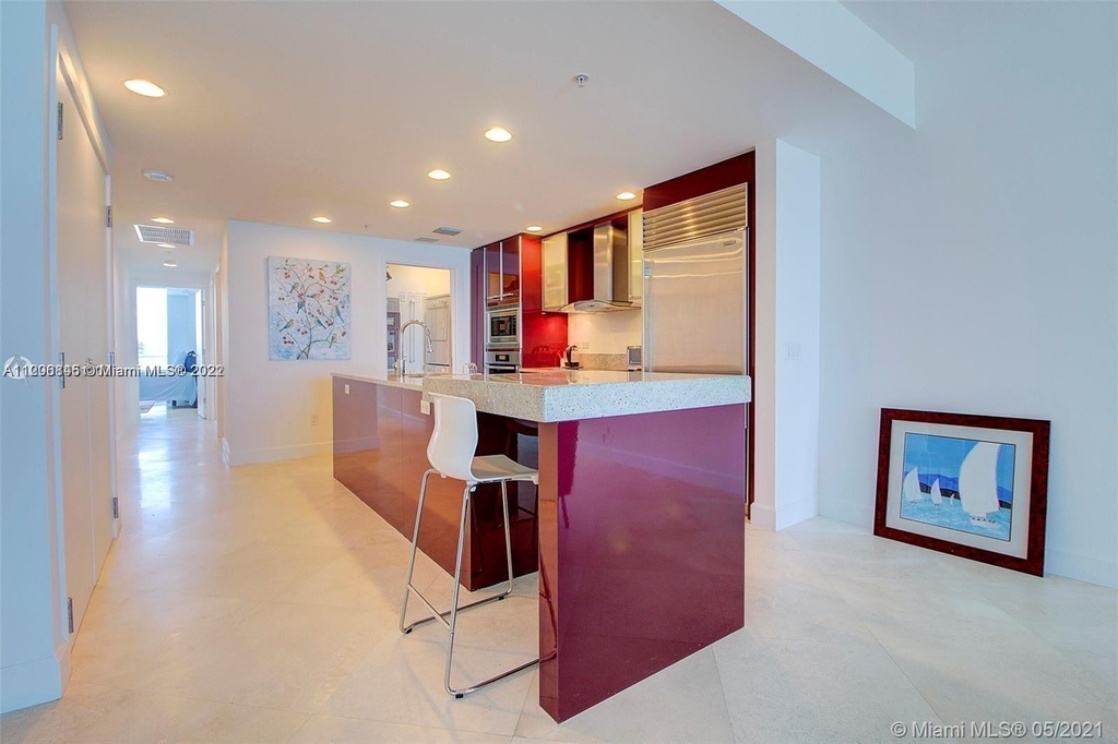 3801 Collins Ave - Photo 4