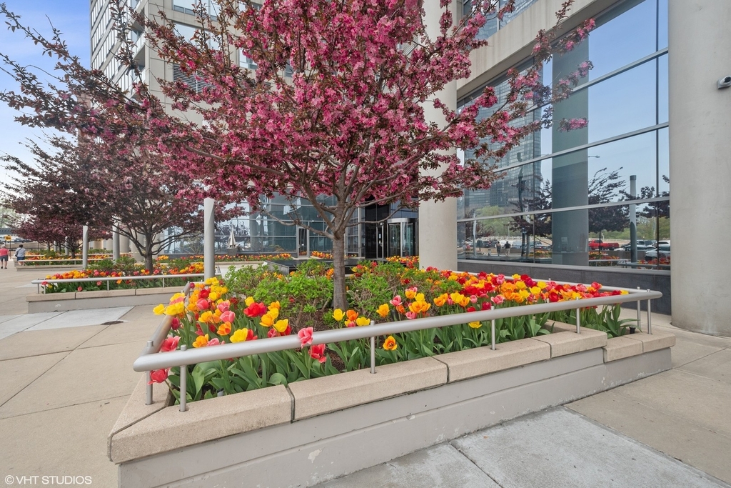 600 N Lake Shore Drive - Photo 2