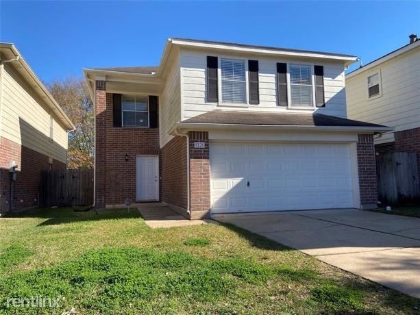 8126 Golf Green Circle - Photo 1