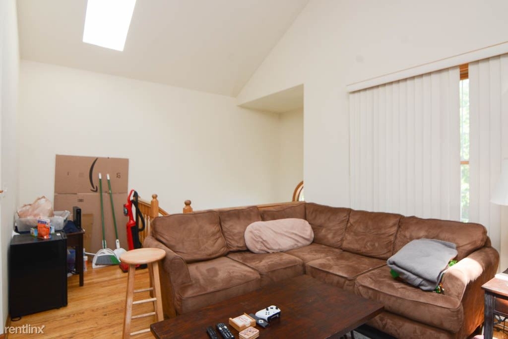 1351 N. Wolcott, Unit 4 - Photo 5