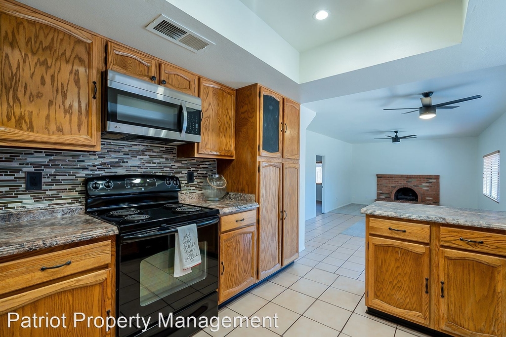 5127 W Shangri La Rd - Photo 10