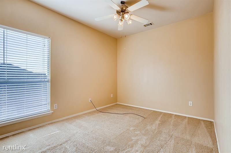 1216 Juniper Ln - Photo 11