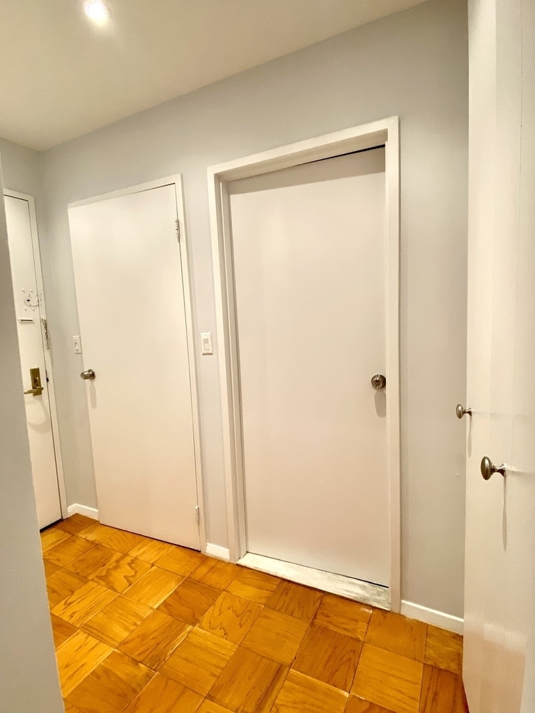 555 East 78th Street - Photo 5