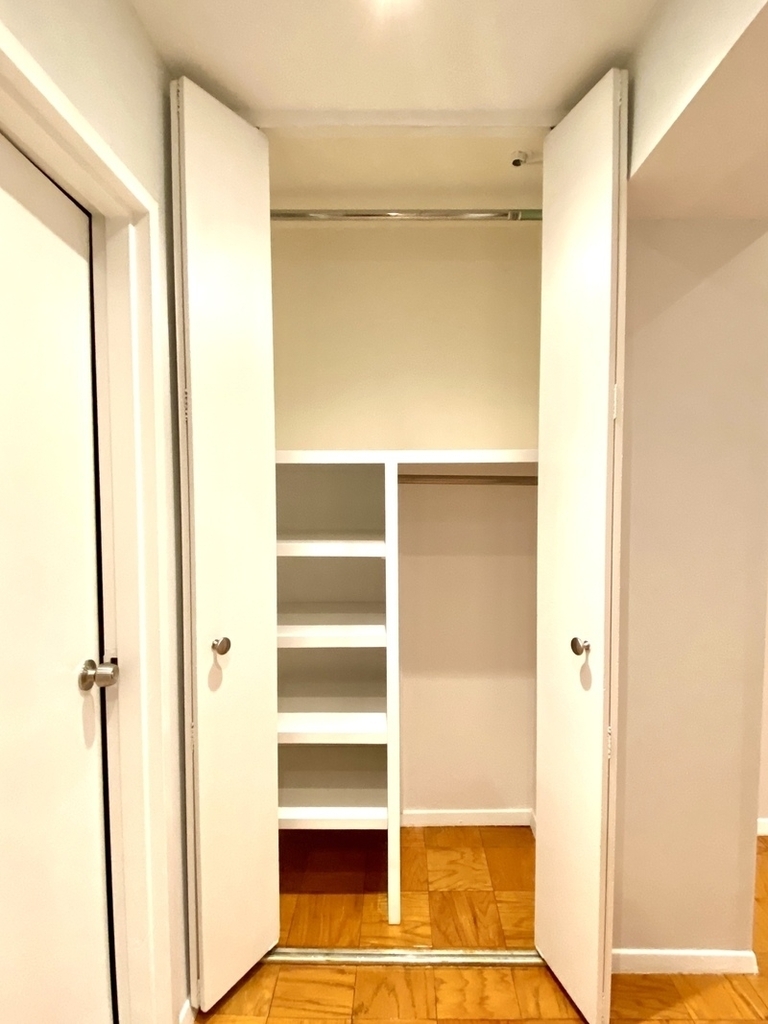 555 East 78th Street - Photo 6