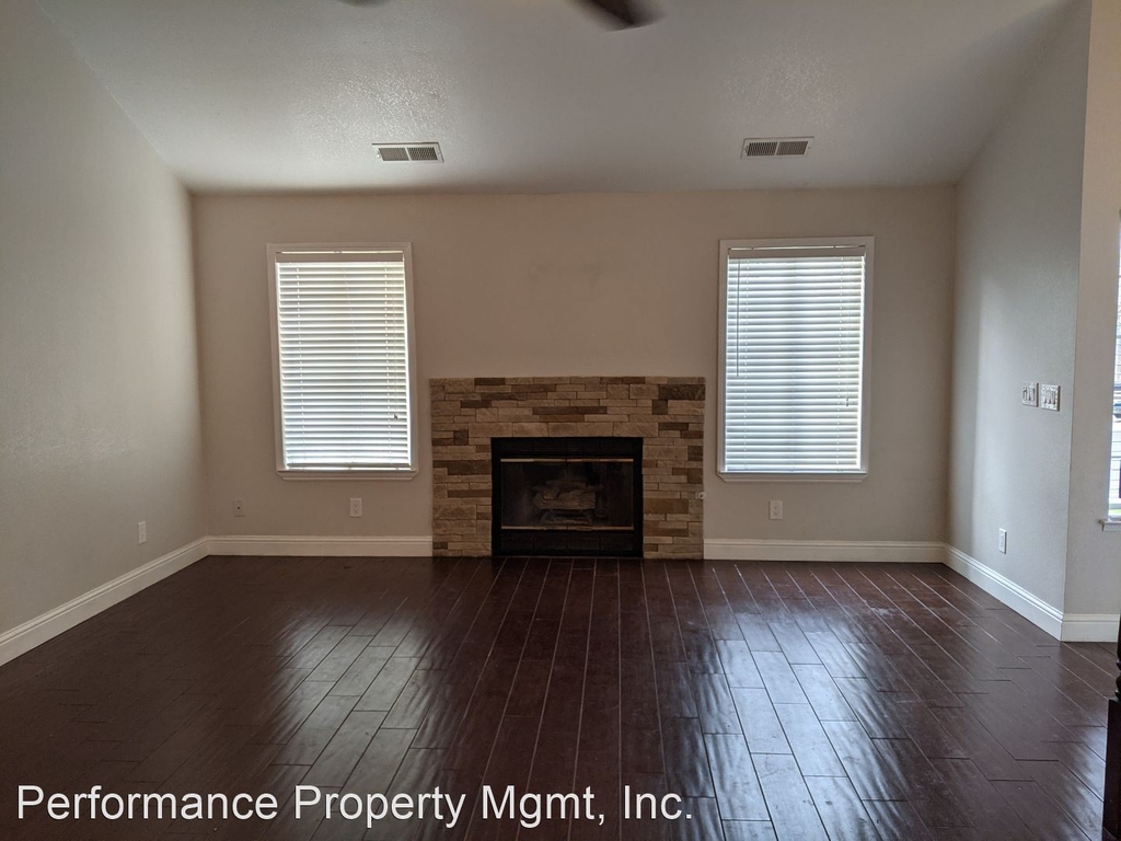 8665 N. Cedar Ave. #136 - Photo 8