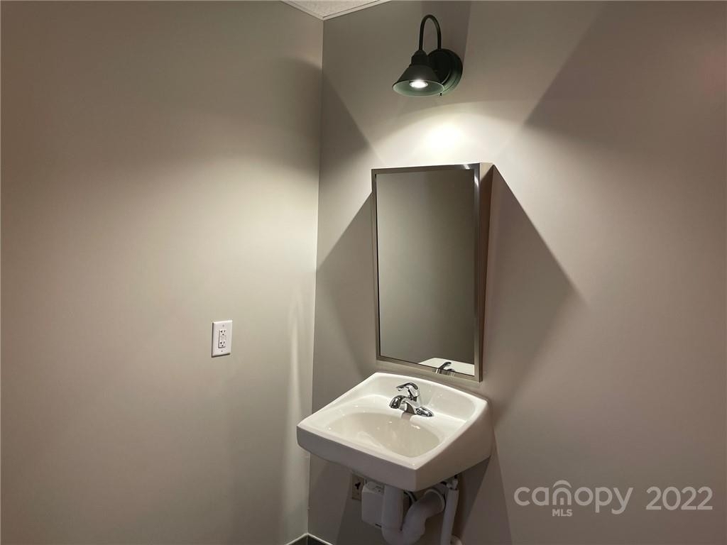 211 E Innes Street - Photo 7