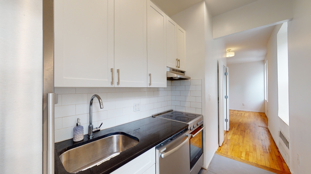 1297 Lexington Avenue - Photo 4