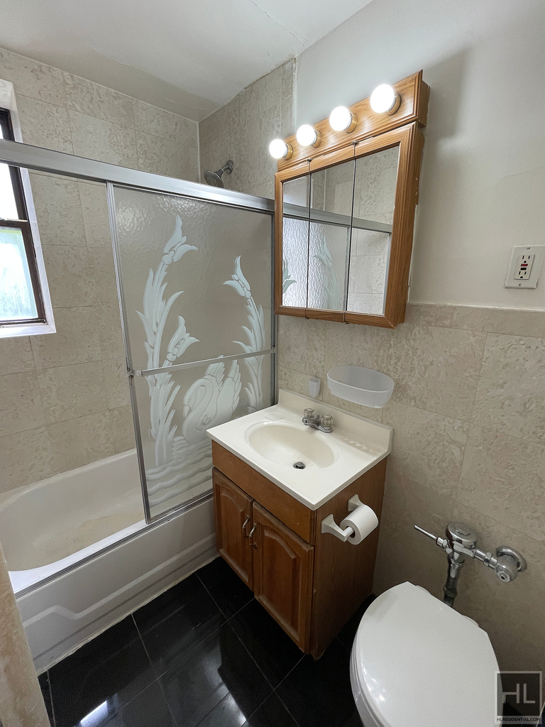 1585 Third Ave - Photo 7