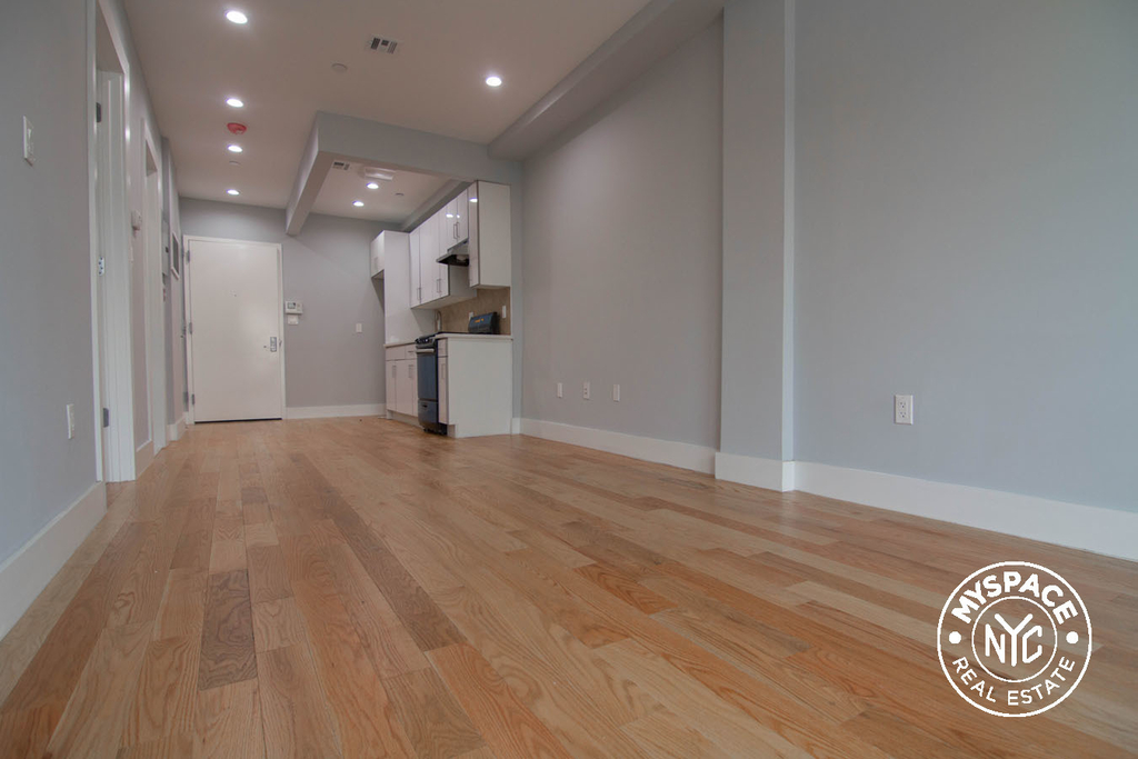 971A Lafayette Avenue - Photo 1