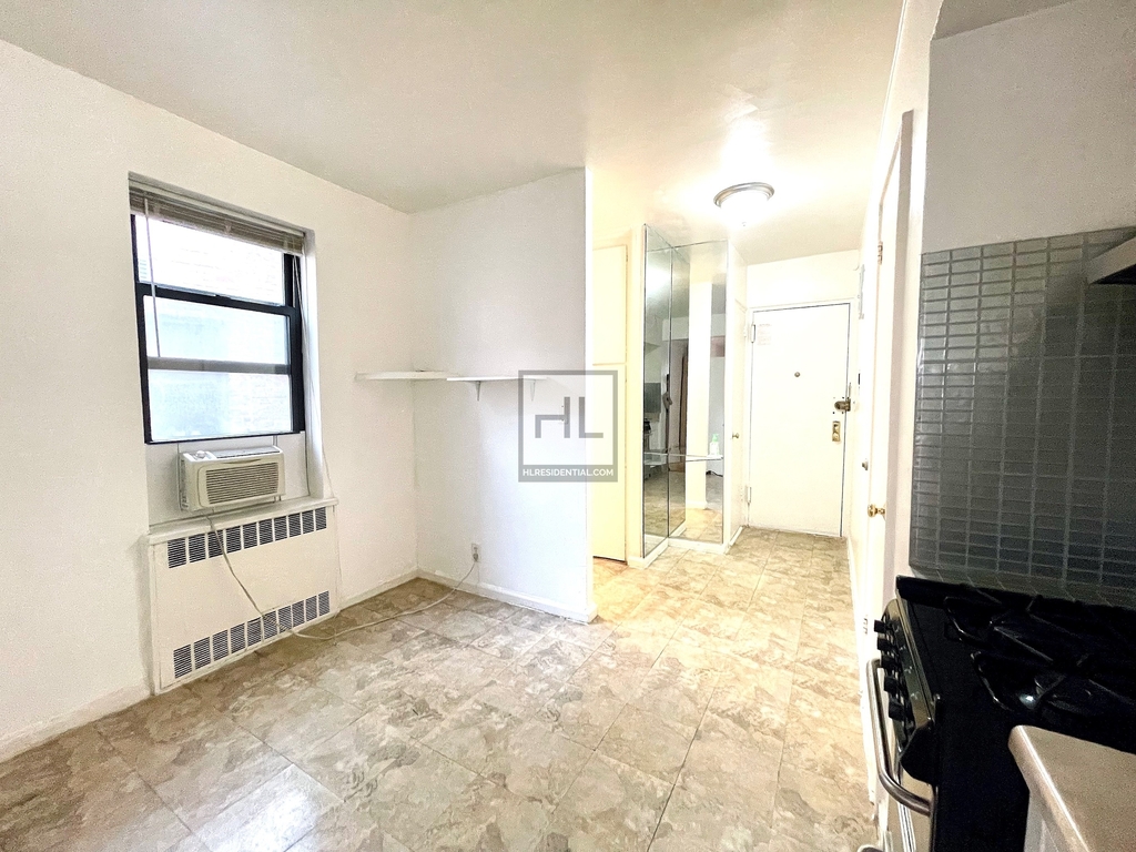 315 East 56 Street - Photo 5