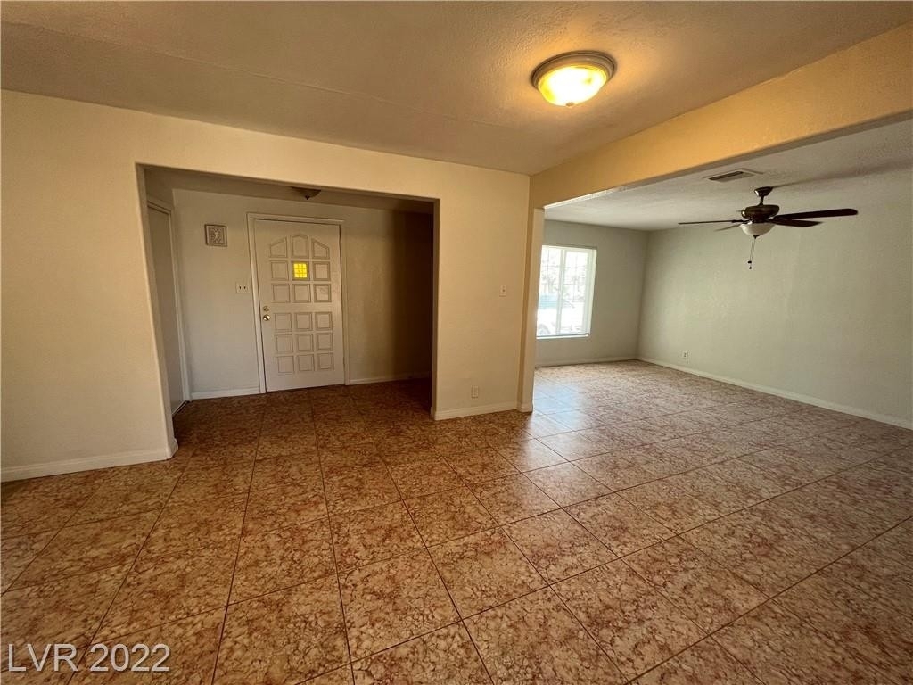 1304 Wengert Avenue - Photo 2