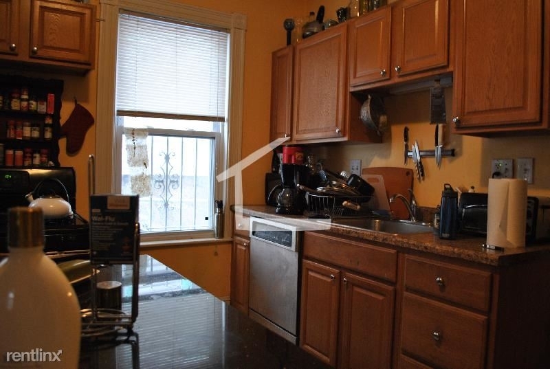 10 Bucknam St Apt 1a - Photo 2