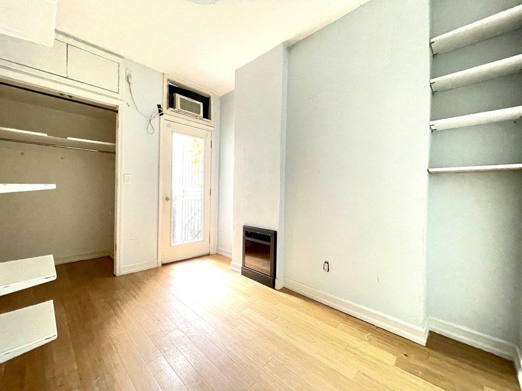 1345 Hancock Street - Photo 6