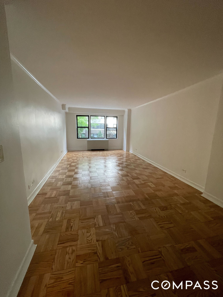 220 East 63rd Street - Photo 8