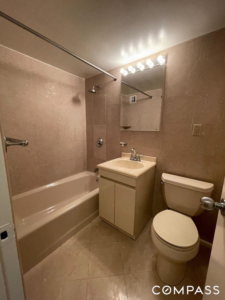 220 East 63rd Street - Photo 7