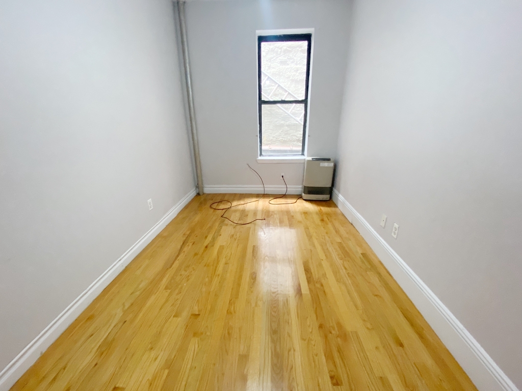 272 Grand Street - Photo 3