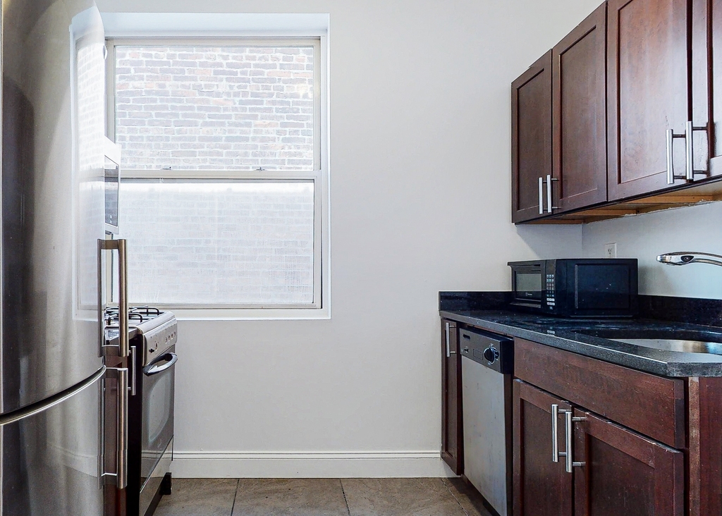 220 West 107th Street - Photo 4