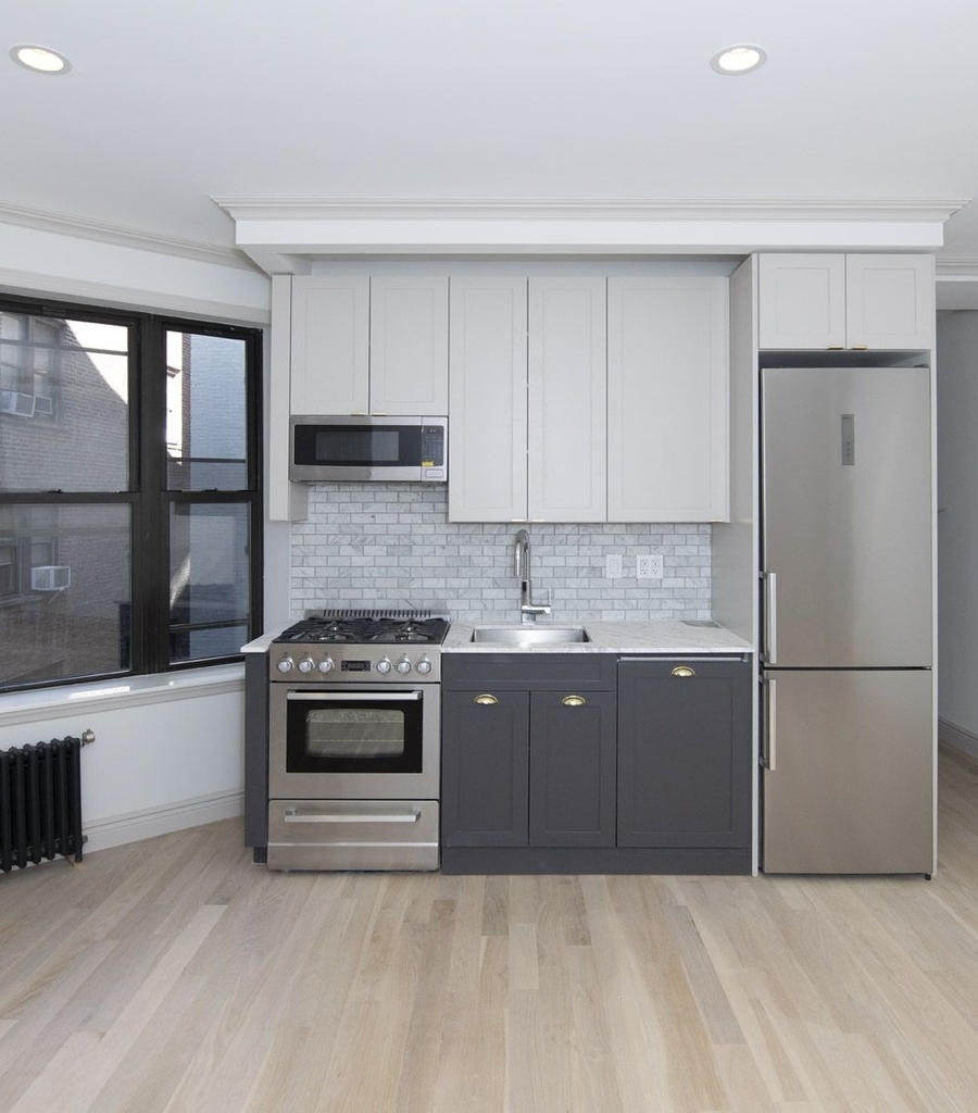 199 West 10th Street - Photo 1