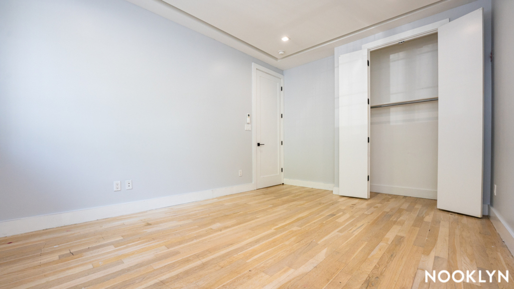 306 Macdougal Street - Photo 8