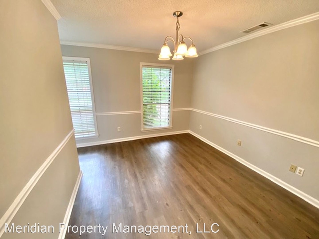 2206 Oak Hollow Ln - Photo 3