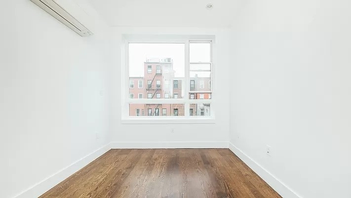 1234 Bedford Ave - Photo 4